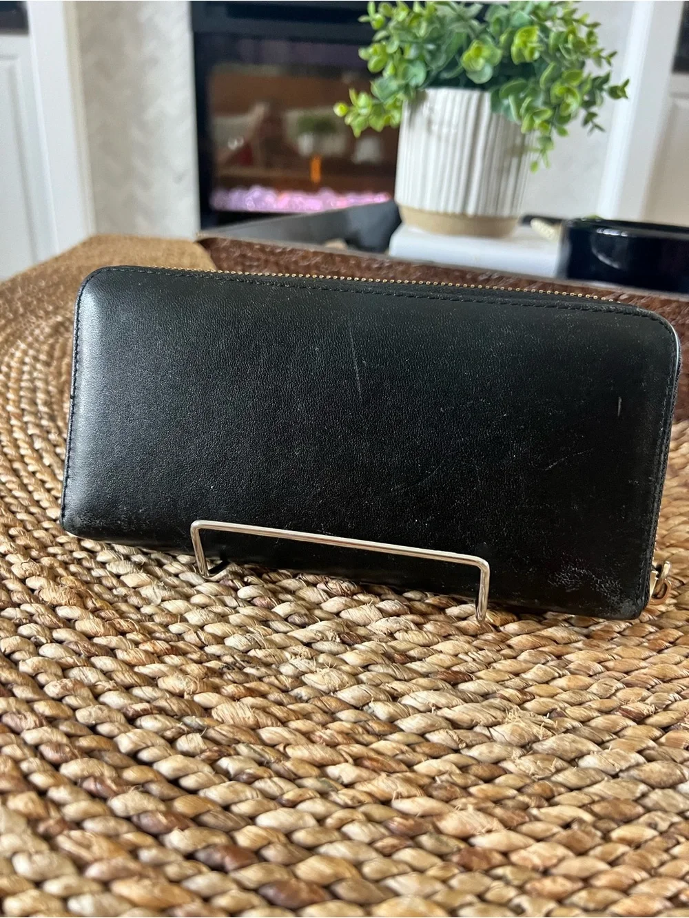 Valentino by Mario Valentino Black Leather Zip Continental Wallet